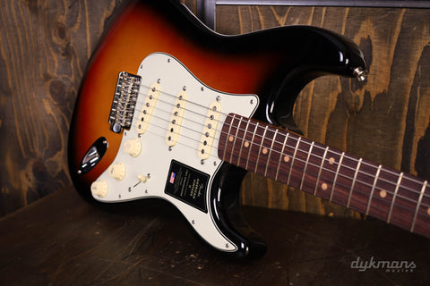 Fender American Vintage II '61 Stratocaster 3-Tone Sunburst