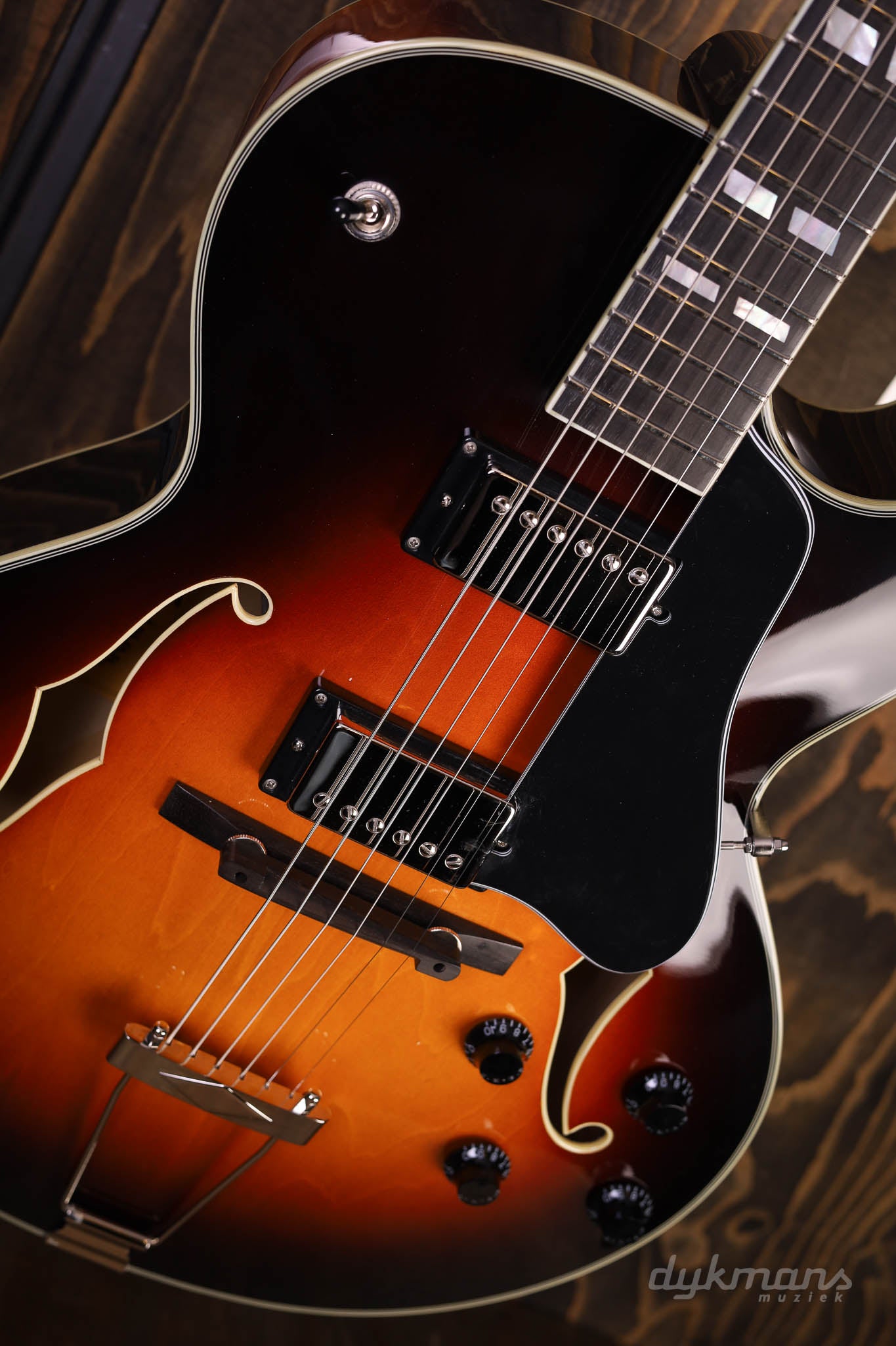 Eastman deals ar372ce archtop