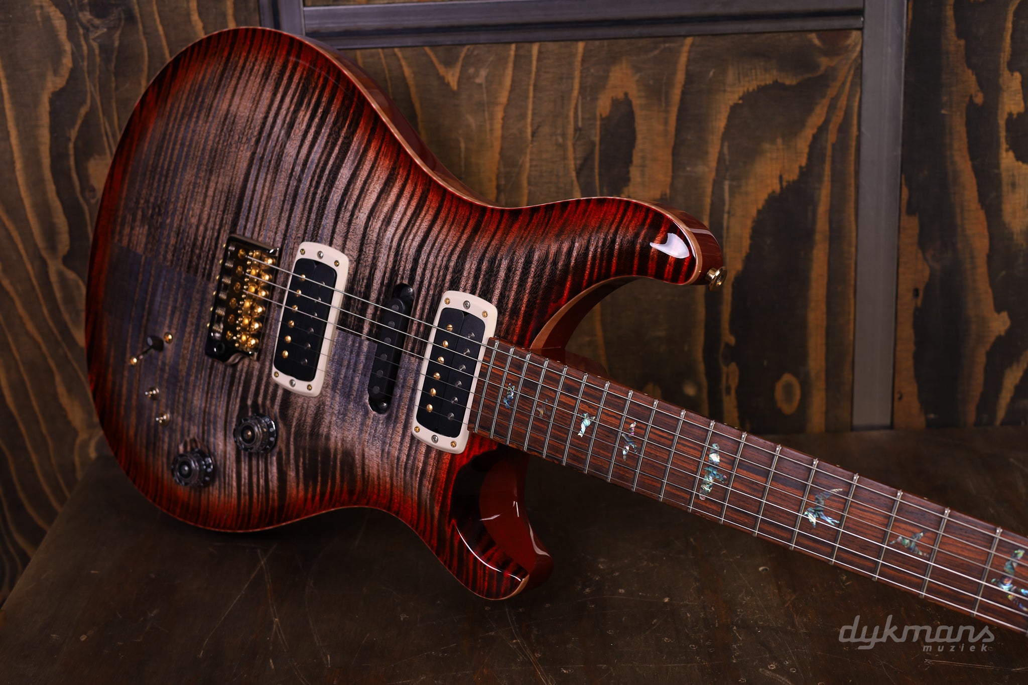 PRS Wood Library Modern Eagle V Charcoal Cherry Burst – Dijkmans Guitars