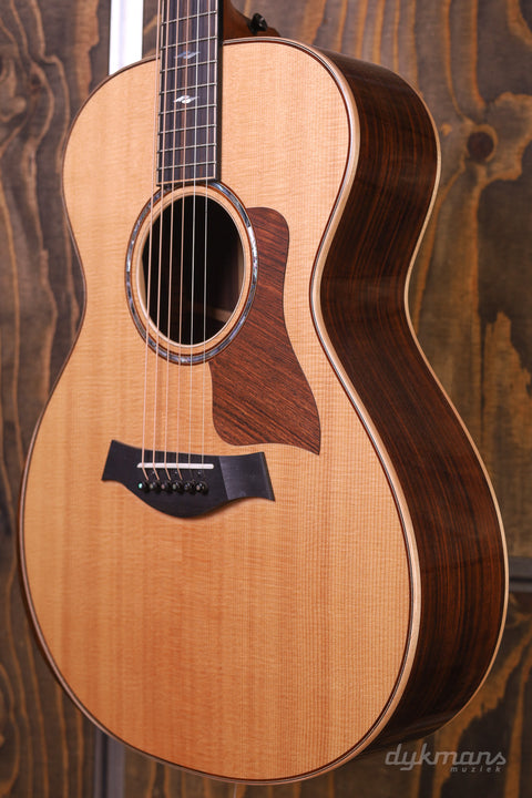 Taylor 812e + Free Taylor Strap!