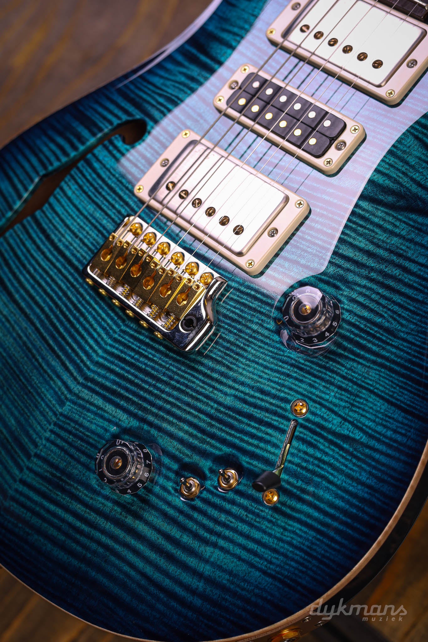 PRS Special 22 Cobalt Blue 10 Top