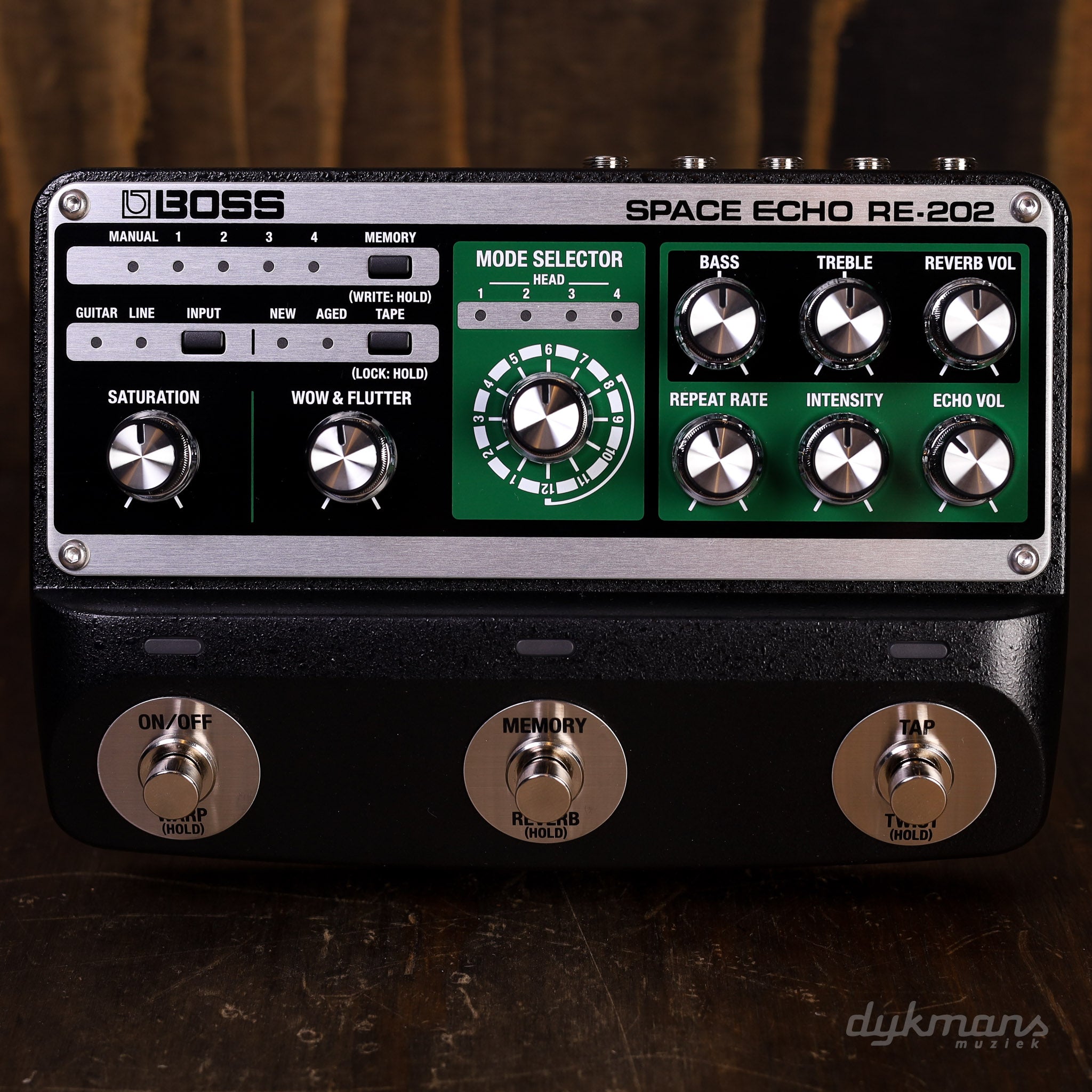 Boss RE-202 Space Echo – Dijkmans Muziek