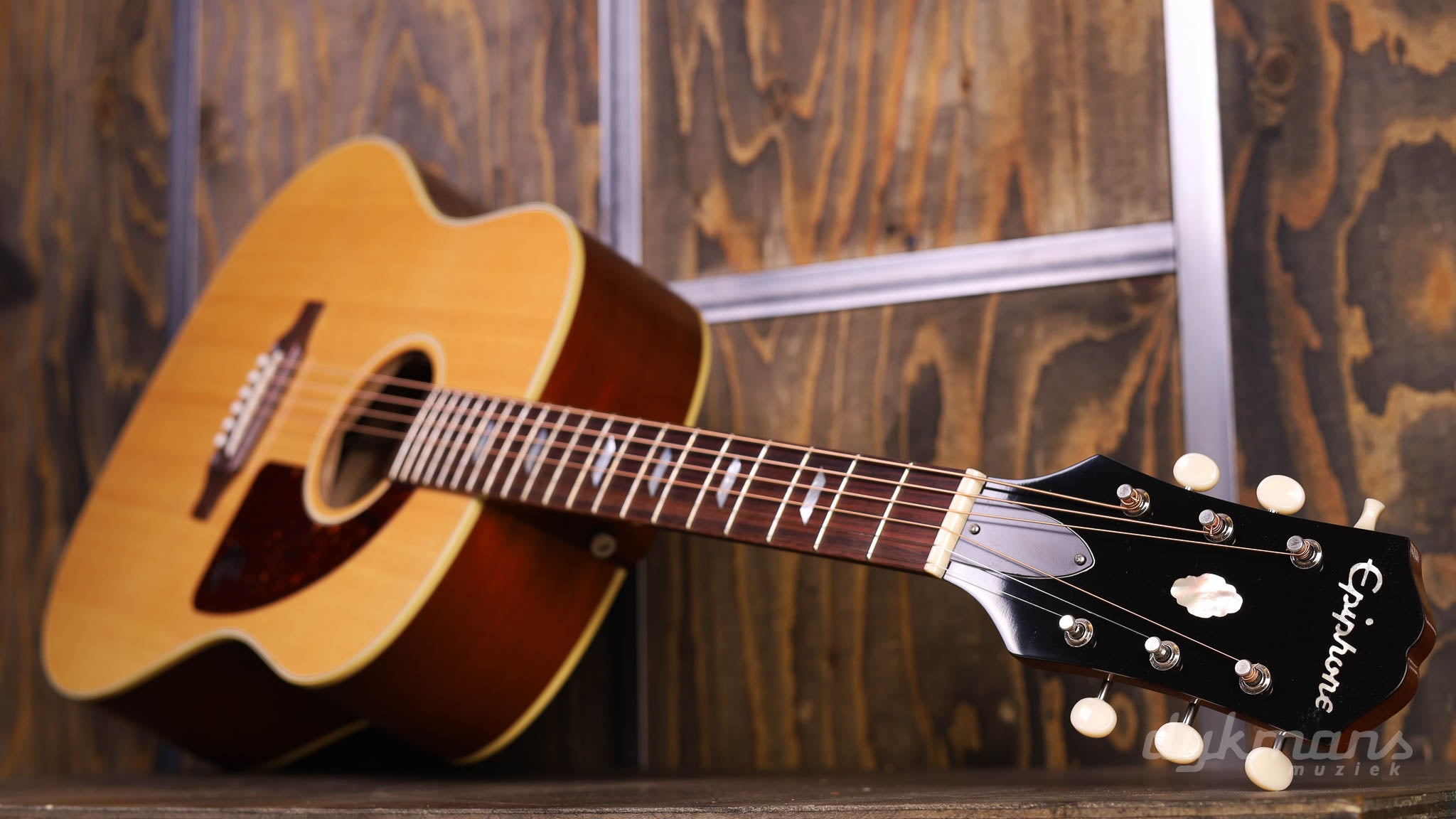 人気定番お得USA Texan (Antique Natural) ギター